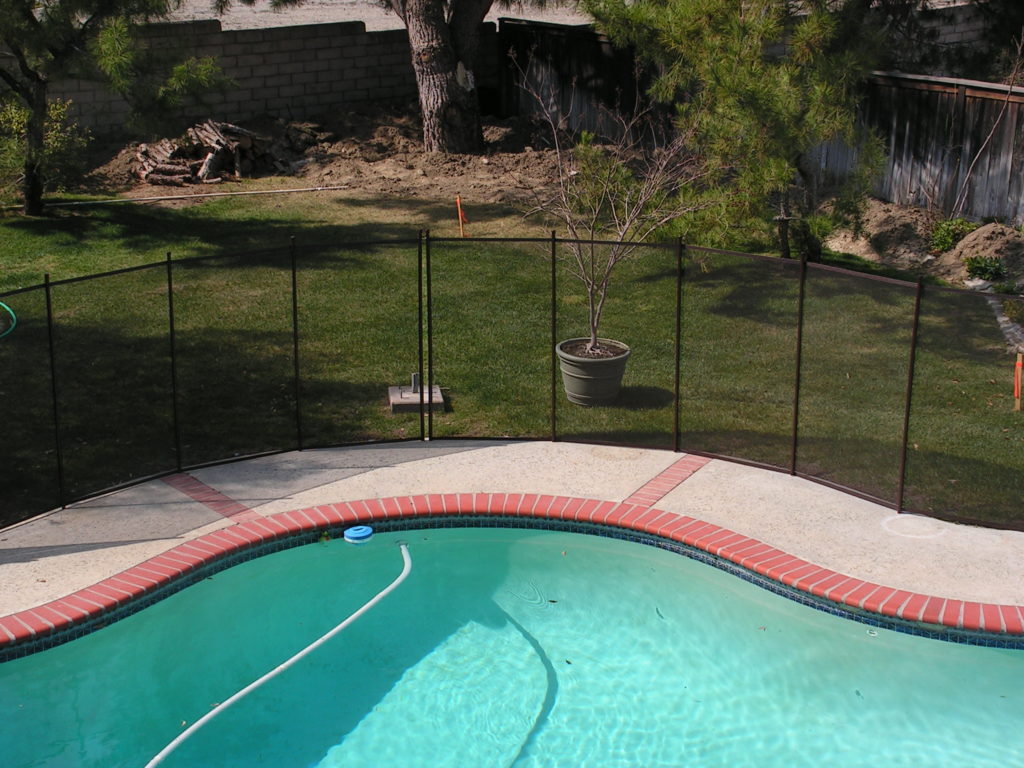 why-choose-orange-county-pool-guards-removable-mesh-pool-fence-orange